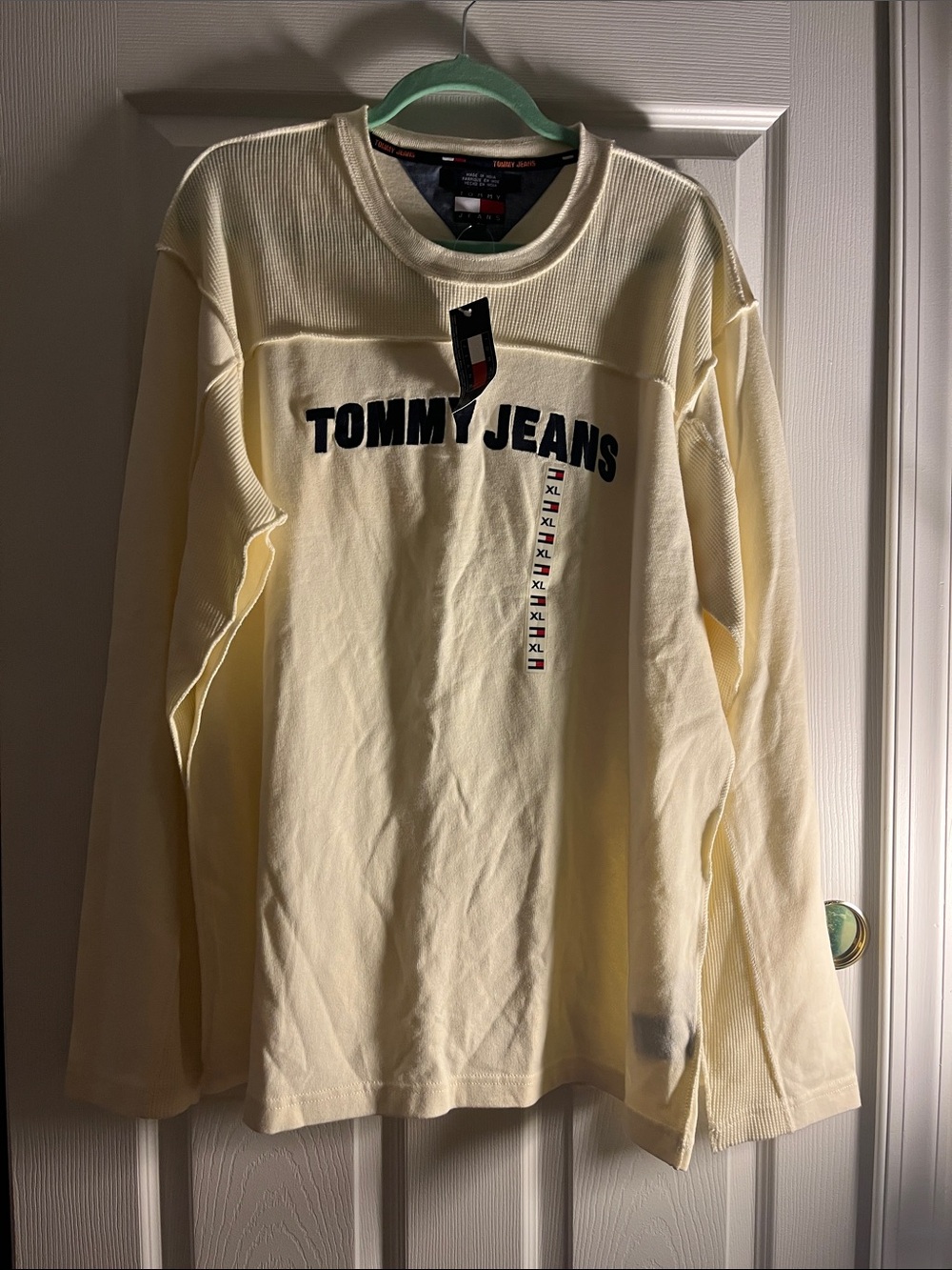Vintage New Brand 2002 Tommy Jeans XL Long T-shirt